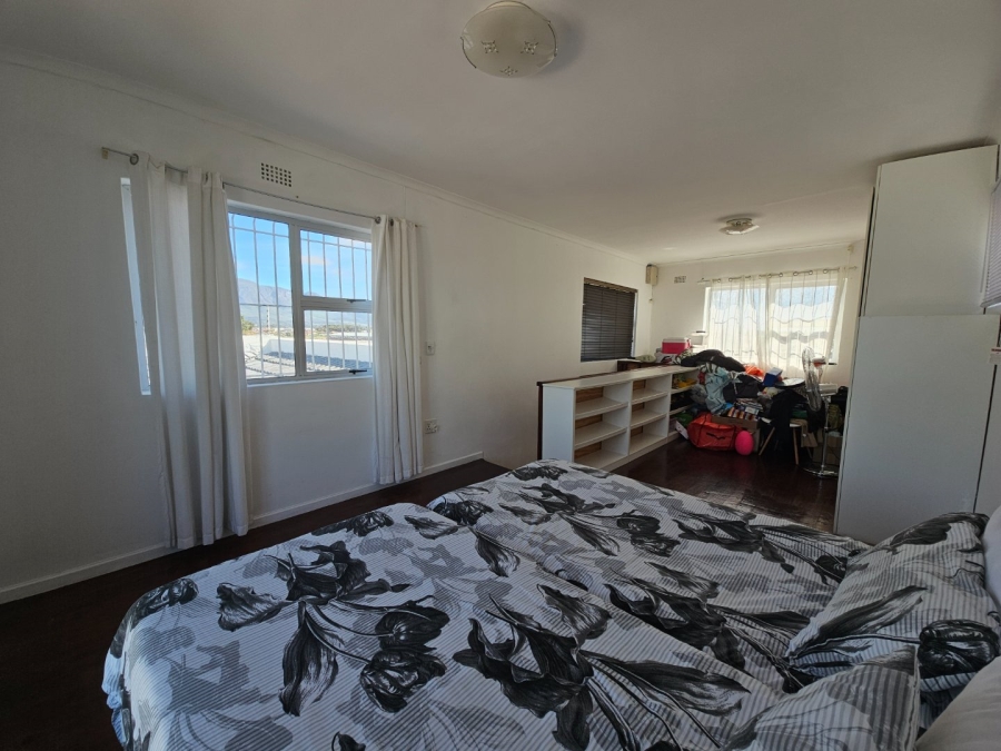 4 Bedroom Property for Sale in Marina Da Gama Western Cape